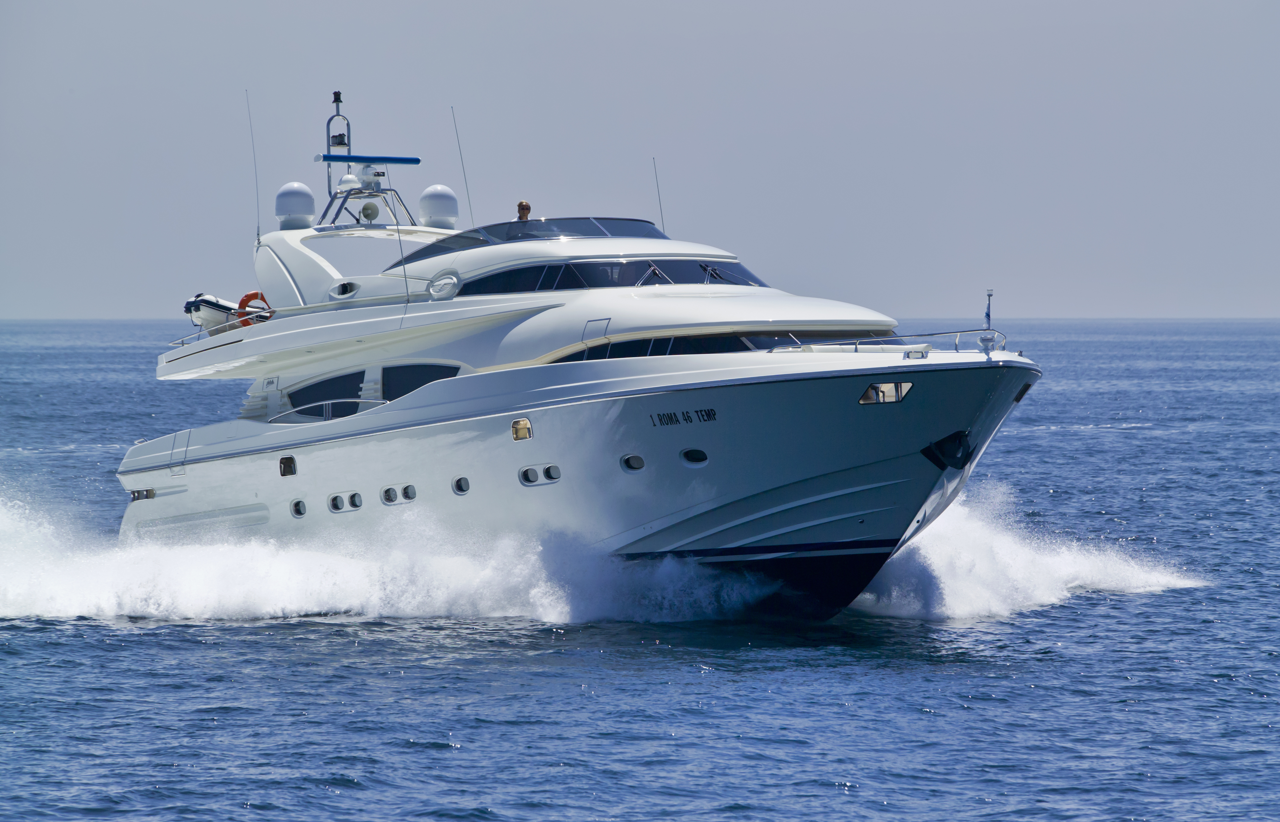 All Marine Glazing and Glass Suppliers Including for Large Luxury Boats &amp; Motor Launches