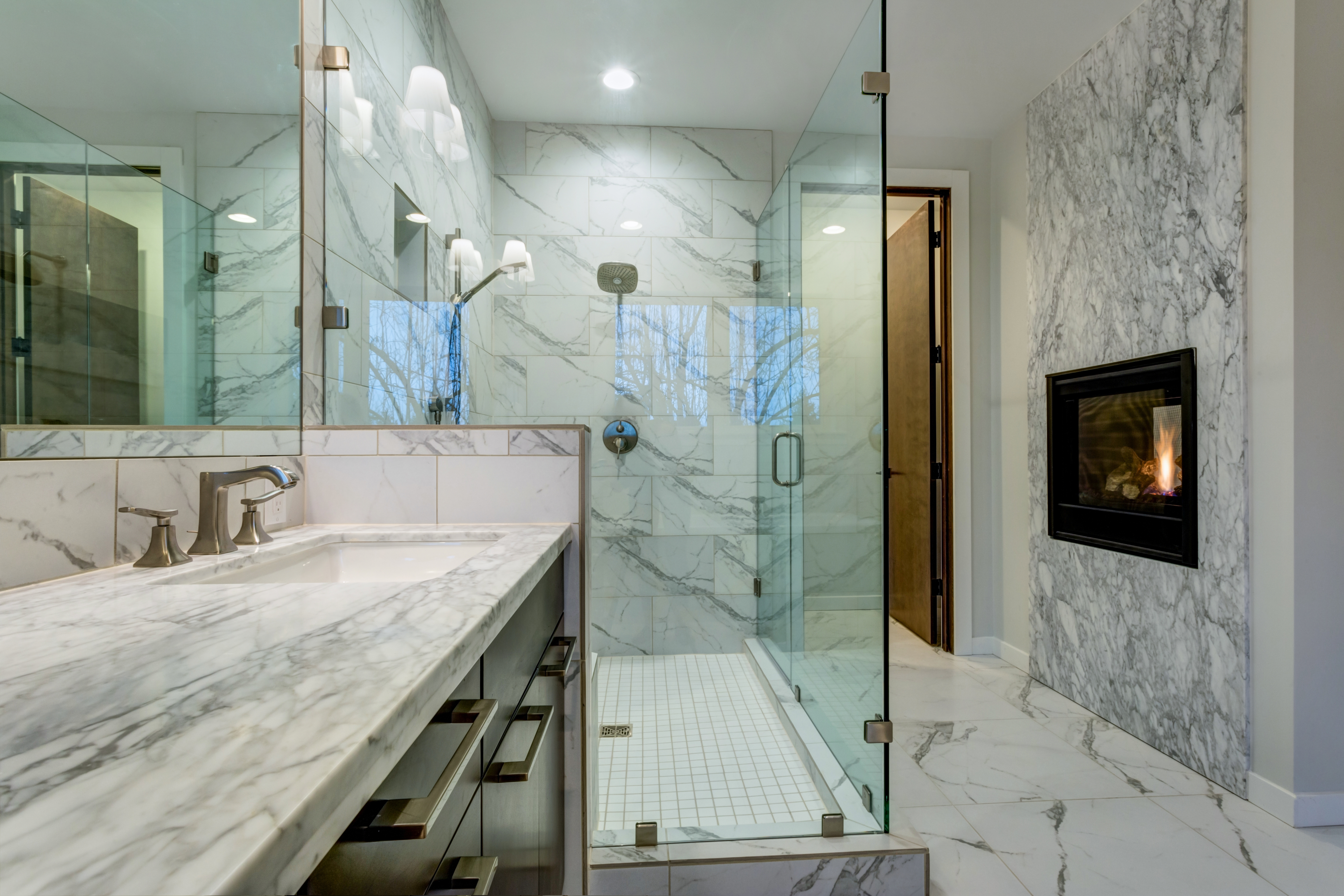 Bathroom Mirrors & Frameless Showers